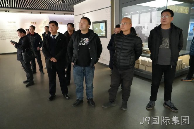 关注 |“康友汇营销高管”一行走进J9国际集团开展凤香酒海探究之旅